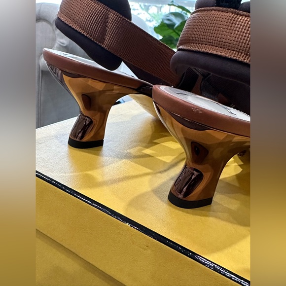 Fendi Colibri Mesh Slingback Pumps 55mm - Picture 7 of 11